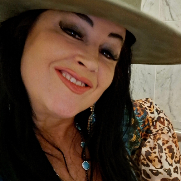 Meet your Posher, Fox - Picture 1 of 1